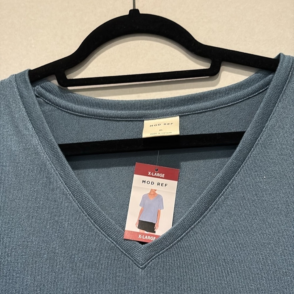 Mod Ref - Women's V-Neck Puff Sleeve Shirts. Size XL. Light Blue and black. NWT - Picture 4 of 11